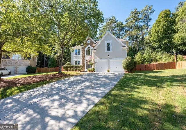 Photo 3 of Single family home for sale at 2960 Saddlebrook Glen Dr, Cumming, GA 30041 | MLS# 10840334 | Listing updated on 2026-09-27