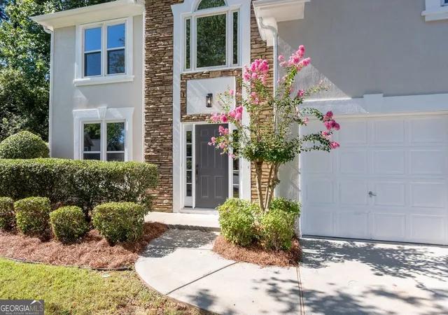 Photo 4 of Single family home for sale at 2960 Saddlebrook Glen Dr, Cumming, GA 30041 | MLS# 10840334 | Listing updated on 2026-09-27