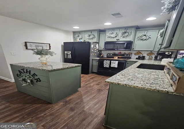 Photo 2 of Single family home for sale at 279 Stane Brook Ct, Jackson, GA 30233 | MLS# 10826990 | Listing updated on 2026-09-21