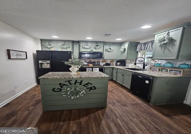Photo 3 of Single family home for sale at 279 Stane Brook Ct, Jackson, GA 30233 | MLS# 10826990 | Listing updated on 2026-09-21