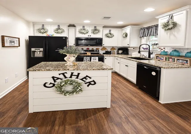 Photo 4 of Single family home for sale at 279 Stane Brook Ct, Jackson, GA 30233 | MLS# 10826990 | Listing updated on 2026-09-21