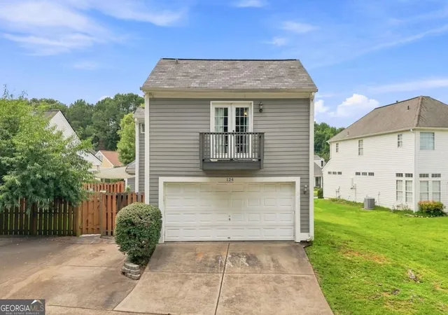 Photo 3 of Single family home for sale at 124 Ivygreen Chase, Canton, GA 30114 | MLS# 10876778 | Listing updated on 2026-10-26