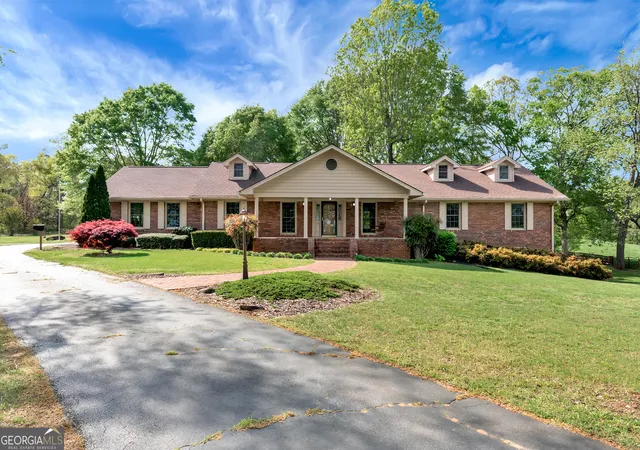 Photo 3 of Single family home for sale at 2801 Highway 105, Demorest, GA 30535 | MLS# 10732901 | Listing updated on 2026-09-14