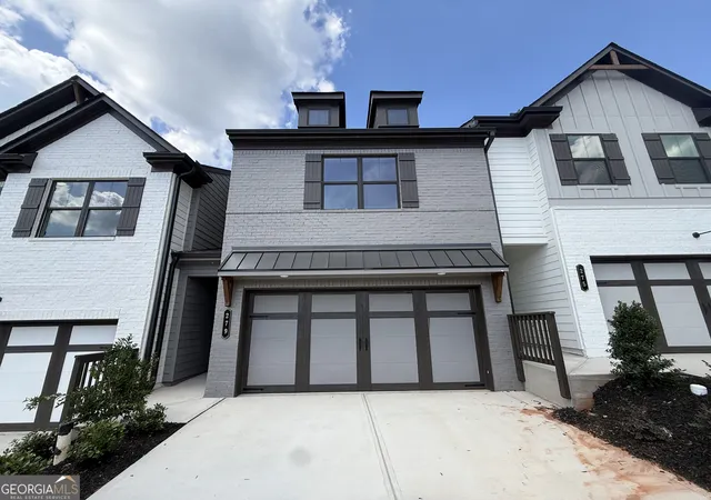 Townhouse for sale at 279 Brook Landing Cir, Auburn, GA 30011 | MLS# 10814724