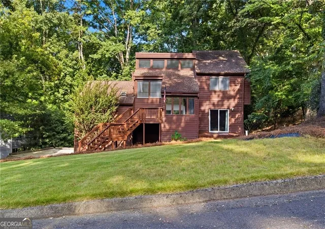 Photo 1 of Single family home for sale at 715 Lake Top Way, Roswell, GA 30076 | MLS# 10841604 | Listing updated on 2026-09-16