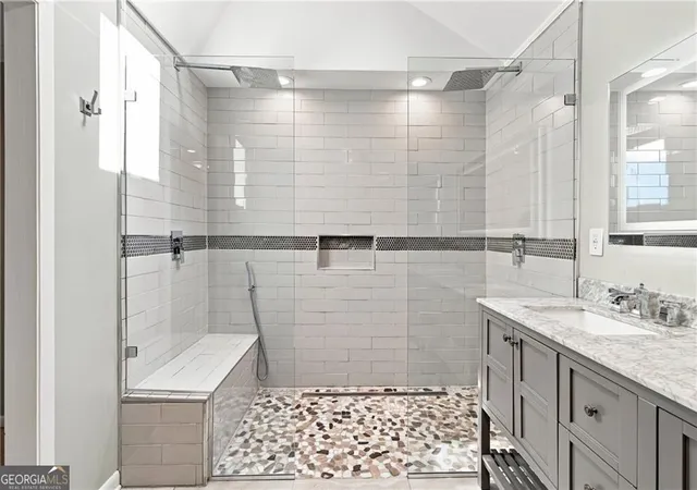 Photo 4 of Single family home for sale at 715 Lake Top Way, Roswell, GA 30076 | MLS# 10841604 | Listing updated on 2026-09-16
