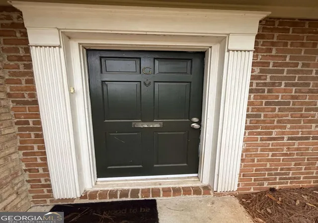 Photo 2 of Townhouse for sale at 330 Winding River Dr #G, Sandy Springs, GA 30350 | MLS# 10843889 | Listing updated on 2026-09-11