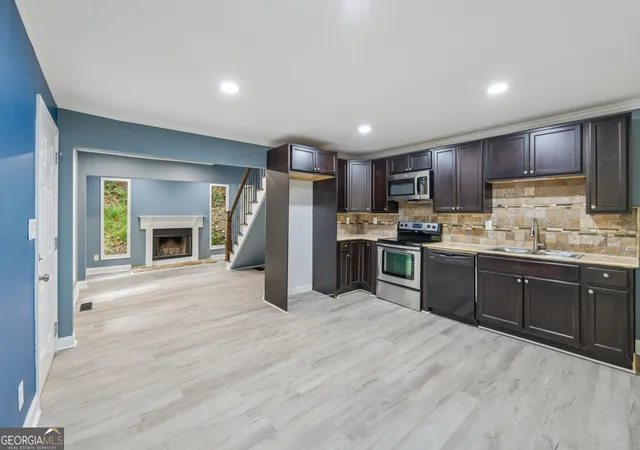Photo 2 of Single family home for sale at 1370 Eaglecreek Trl, Cumming, GA 30041 | MLS# 10849487 | Listing updated on 2026-10-03
