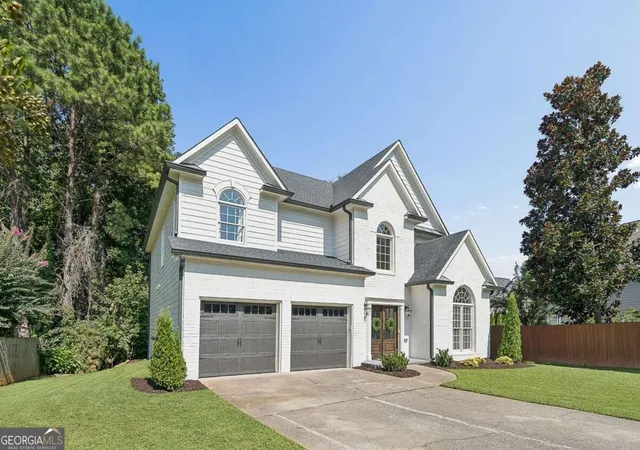 Photo 3 of Single family home for sale at 5125 Hampton Blf Ct, Roswell, GA 30075 | MLS# 10843216 | Listing updated on 2026-09-10