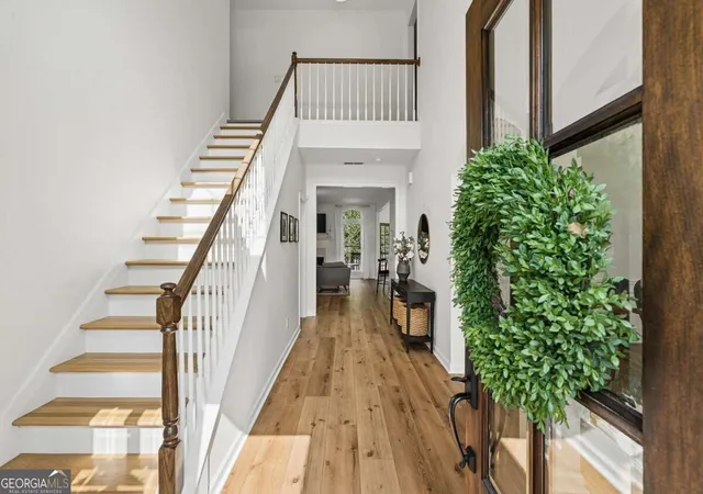 Photo 4 of Single family home for sale at 5125 Hampton Blf Ct, Roswell, GA 30075 | MLS# 10843216 | Listing updated on 2026-09-10