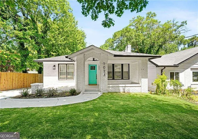 Photo 1 of Sale Pending at 1023 Byron Dr Sw, Atlanta, GA 30310 | MLS# 10842548 | Listing updated on 2026-10-08