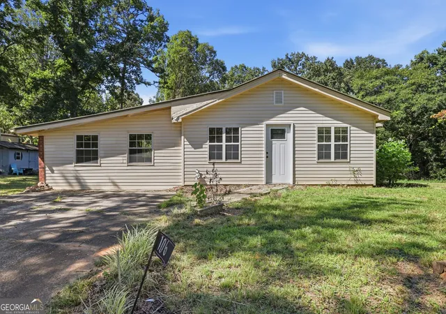 Photo 4 of Single family home for sale at 106 Goss Rd, Clarkesville, GA 30523 | MLS# 10841900 | Listing updated on 2026-09-22