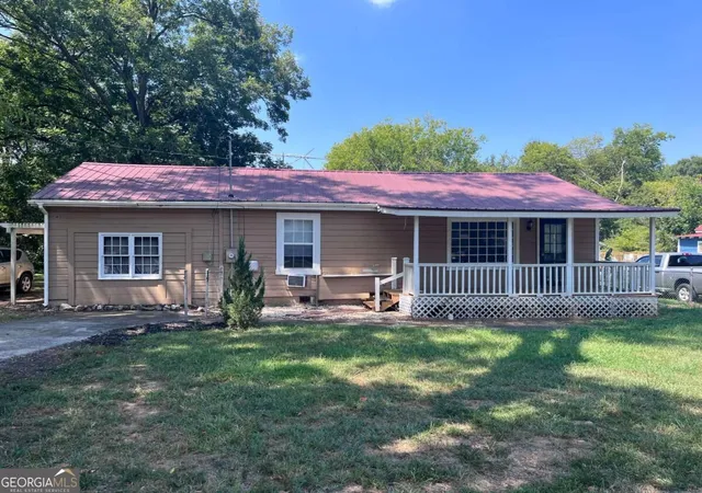 Photo 2 of Single family home for sale at 207 N Main St, Adairsville, GA 30103 | MLS# 10840072 | Listing updated on 2026-10-01