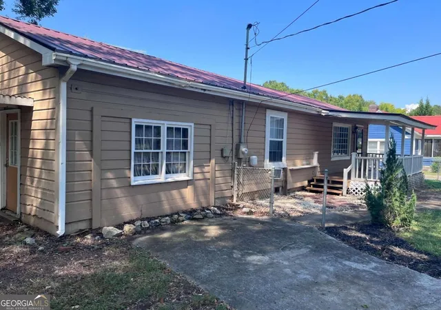 Photo 4 of Single family home for sale at 207 N Main St, Adairsville, GA 30103 | MLS# 10840072 | Listing updated on 2026-10-01