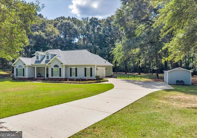 Photo 3 of Single family home for sale at 405 Sleepy Ln, Warner Robins, GA 31088 | MLS# 10851298 | Listing updated on 2026-09-23
