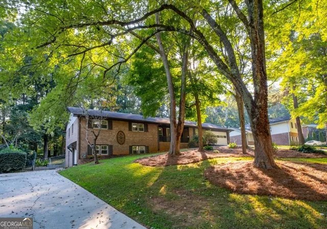 Photo 3 of Single family home for sale at 484 Cana Of Galilee Ct, Tucker, GA 30084 | MLS# 10839775 | Listing updated on 2026-09-20