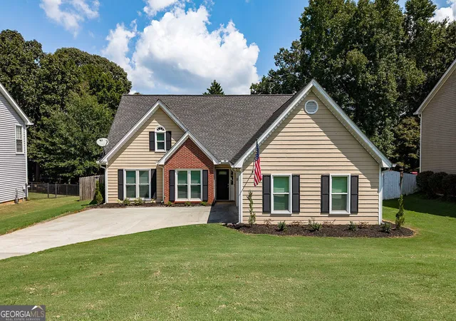 Photo 1 of Single family home for sale at 5685 Sugar Xing Dr, Sugar Hill, GA 30518 | MLS# 10842309 | Listing updated on 2026-09-28