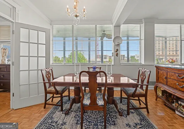 Listing Photo 3 - Condo for sale in building located at 3060 Pharr Ct Nw, Atlanta, GA 30305 - Unit #822