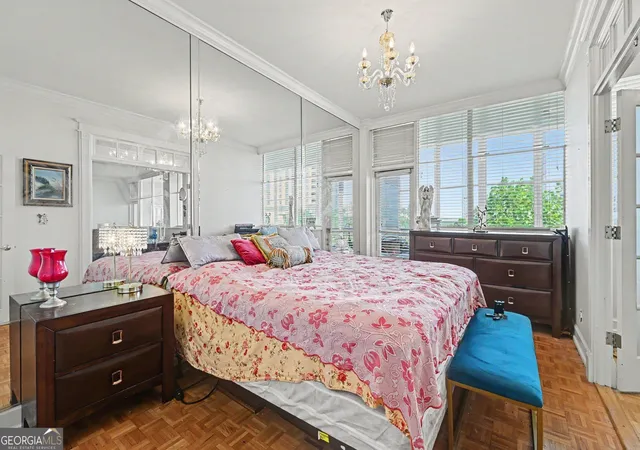 Listing Photo 5 - Condo for sale in building located at 3060 Pharr Ct Nw, Atlanta, GA 30305 - Unit #822