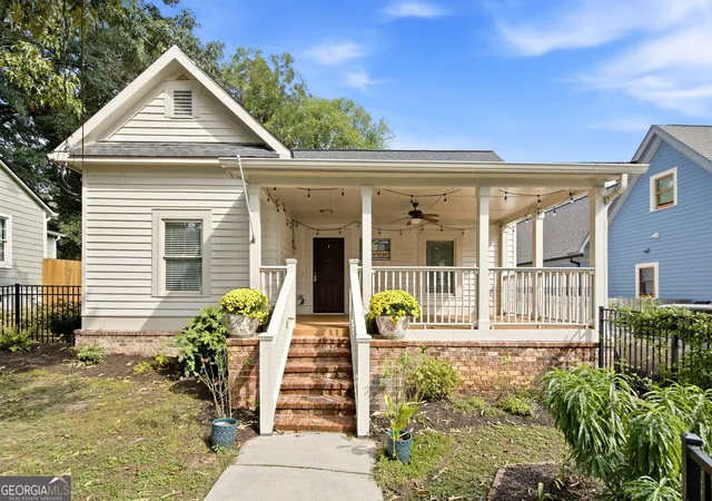 Photo 2 of Single family home for sale at 743 Bonnie Brae Ave Sw, Atlanta, GA 30310 | MLS# 10852438 | Listing updated on 2026-09-24