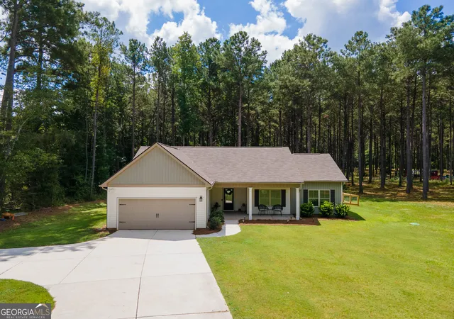 Photo 1 of Single family home for sale at 4079 Primrose Rd, Grantville, GA 30220 | MLS# 10837941 | Listing updated on 2026-09-22