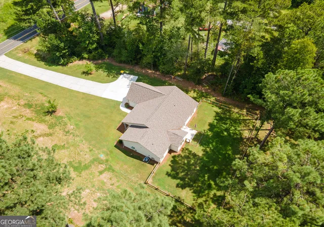 Photo 4 of Single family home for sale at 4079 Primrose Rd, Grantville, GA 30220 | MLS# 10837941 | Listing updated on 2026-09-22