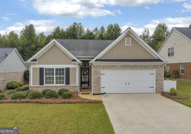 Photo 1 of Single family home for sale at 316 Lakeview Bnd Cir, Jefferson, GA 30549 | MLS# 10848586 | Listing updated on 2026-10-07