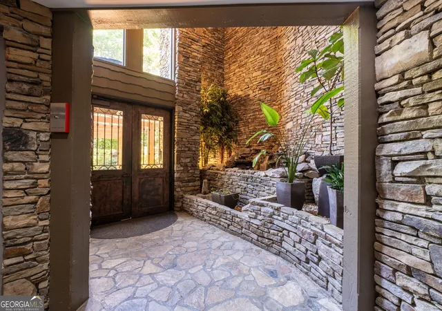 Photo 3 of Condo for sale at 1120 Highland Blf Dr Se, Atlanta, GA 30339 | MLS# 10852804 | Listing updated on 2026-10-08