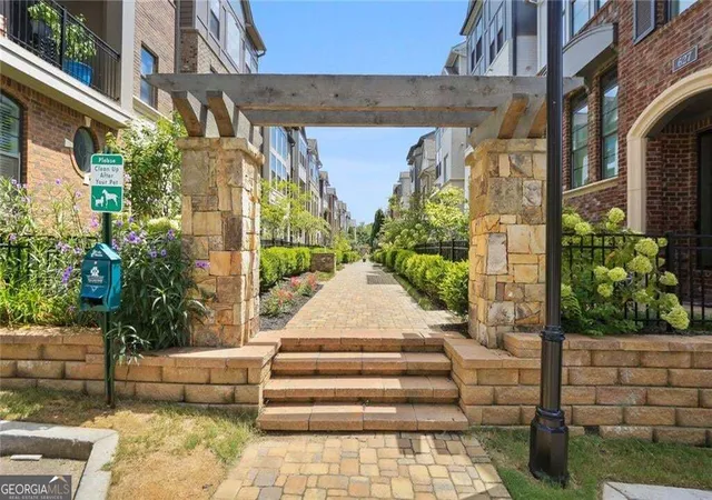 Photo 3 of Single family home for sale at 582 Broadview Pl Ne, Atlanta, GA 30324 | MLS# 10847495 | Listing updated on 2026-10-03