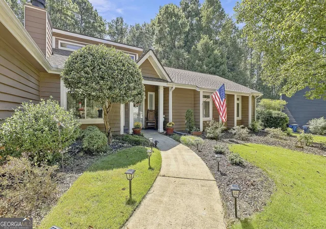 Photo 4 of Sale Pending at 508 Raintree Hl, Peachtree City, GA 30269 | MLS# 10847595 | Listing updated on 2026-09-28