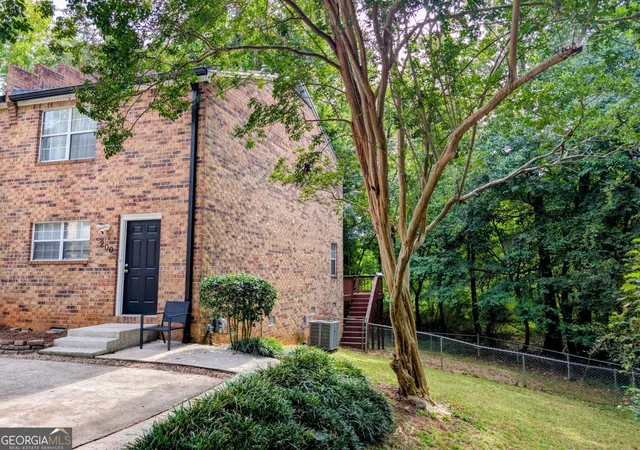 Photo 3 of Townhouse for sale at 200 Sleepy Crk Dr, Athens, GA 30606 | MLS# 10853461 | Listing updated on 2026-10-09