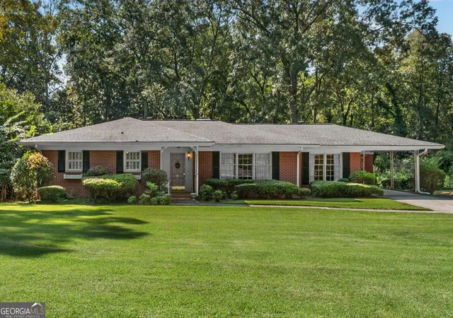Photo 1 of Single family home for sale at 22 Winfield Dr, Newnan, GA 30263 | MLS# 10850938 | Listing updated on 2026-10-07