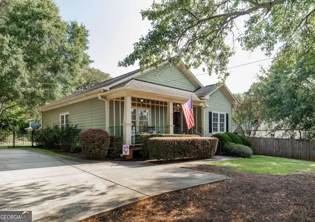 Photo 2 of Single family home for sale at 1810 Old W Broad St, Athens, GA 30606 | MLS# 10838531 | Listing updated on 2026-09-10