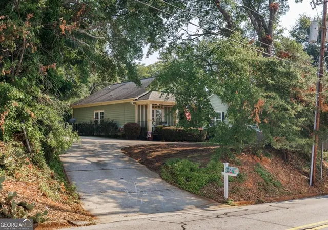 Photo 3 of Single family home for sale at 1810 Old W Broad St, Athens, GA 30606 | MLS# 10838531 | Listing updated on 2026-09-10