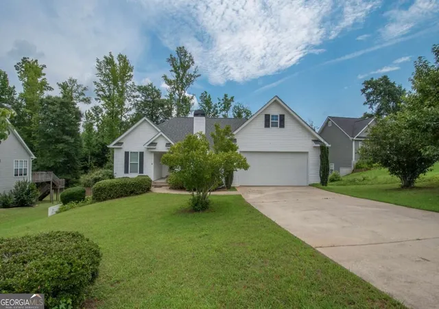 Photo 3 of Single family home for sale at 55 Woodrow Pl, Newnan, GA 30263 | MLS# 10837173 | Listing updated on 2026-09-18