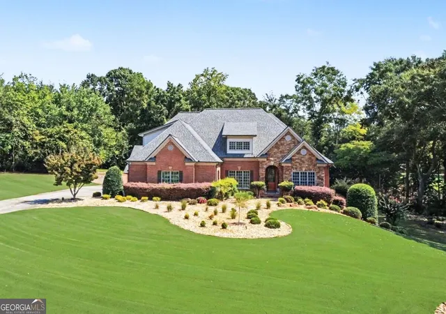 Photo 1 of Mansion for sale at 116 River Bnd Dr, Hoschton, GA 30548 | MLS# 10840961 | Listing updated on 2026-10-08
