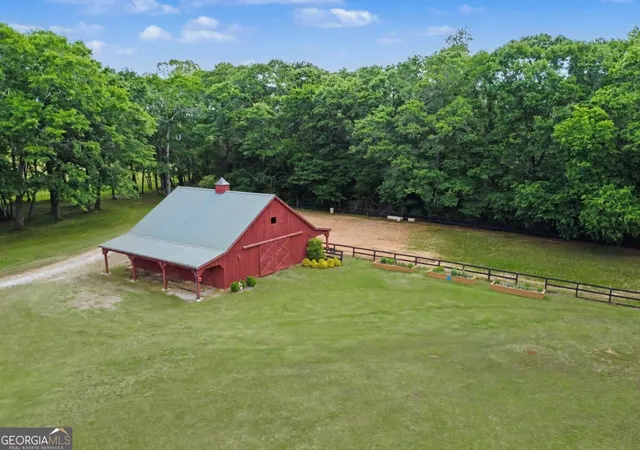 Photo 70 of Mansion for sale at 116 River Bnd Dr, Hoschton, GA 30548 | MLS# 10840961 | Listing updated on 2026-10-08