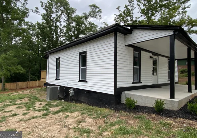 Photo 4 of Single family home for sale at 702 Roosevelt St, Monroe, GA 30656 | MLS# 10841633 | Listing updated on 2026-09-22