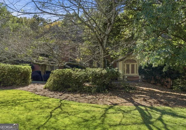 Photo 4 of Single family home for sale at 120 Sentinae Close, Sandy Springs, GA 30350 | MLS# 10879361 | Listing updated on 2026-10-28