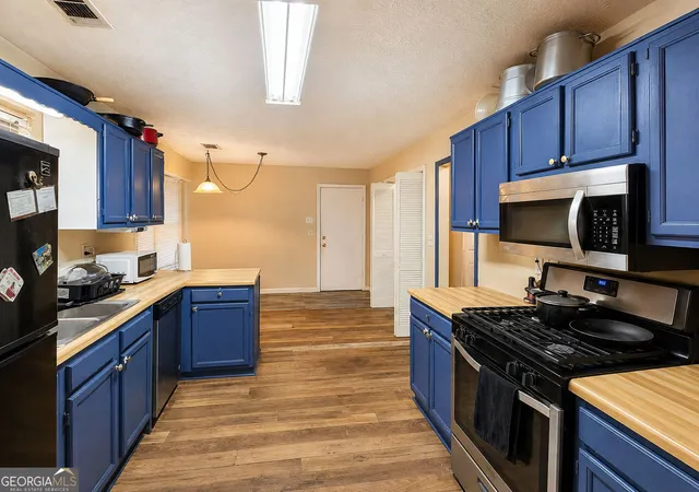 Photo 4 of Single family home for sale at 8674 Cedar Crk Ridge, Riverdale, GA 30274 | MLS# 10838340 | Listing updated on 2026-09-16