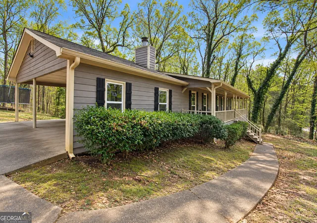 Photo 3 of Single family home for sale at 4085 Bent Oak Ct, Douglasville, GA 30135 | MLS# 10699694 | Listing updated on 2026-10-03