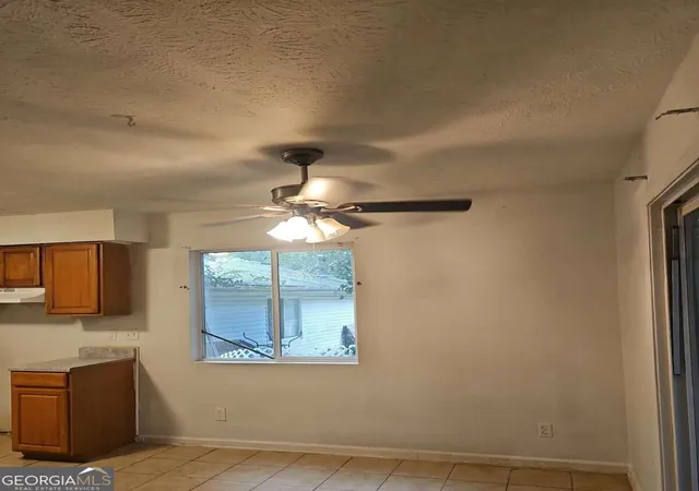 Listing Photo 5 - Condo for sale in building located at 8571 Parkside Dr, Jonesboro, GA 30238