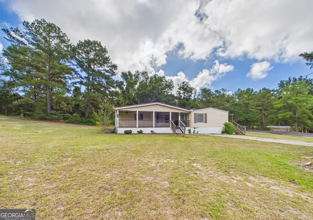 Photo 2 of Single family home for sale at 170 Lakeshore Dr S, Ivey, GA 31031 | MLS# 10841761 | Listing updated on 2026-09-22