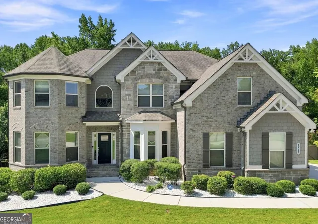 Photo 1 of Single family home for sale at 3925 Amberhill Cir, Cumming, GA 30040 | MLS# 10839732 | Listing updated on 2026-09-17