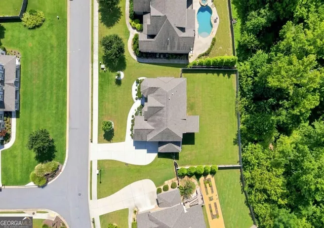 Photo 3 of Single family home for sale at 3925 Amberhill Cir, Cumming, GA 30040 | MLS# 10839732 | Listing updated on 2026-09-17