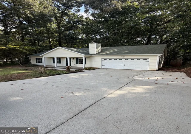 Photo 2 of Single family home for sale at 598 Ishman Ballard Rd, Newnan, GA 30263 | MLS# 10847609 | Listing updated on 2026-09-30