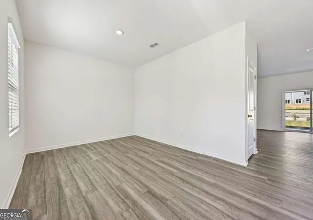 Photo 2 of Single family home for sale at 37 Crescent Blvd, Carrollton, GA 30116 | MLS# 10838544 | Listing updated on 2026-09-08
