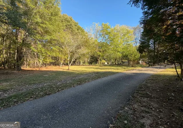 Photo 2 of Single family home for sale at 191 Gregory Ln, Eatonton, GA 31024 | MLS# 10880733 | Listing updated on 2026-10-29