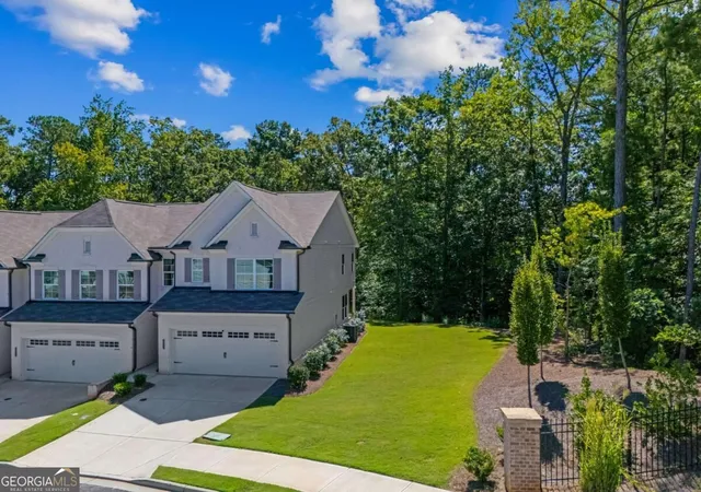 Photo 3 of Townhouse for sale at 3905 Cavalier Way, Duluth, GA 30097 | MLS# 10844527 | Listing updated on 2026-09-11