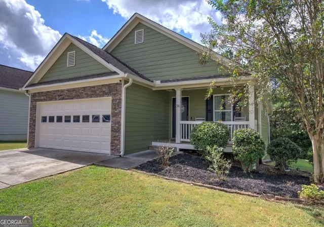 Photo 3 of Single family home for sale at 36 Chimney Springs Dr Sw, Cartersville, GA 30120 | MLS# 10845256 | Listing updated on 2026-10-09